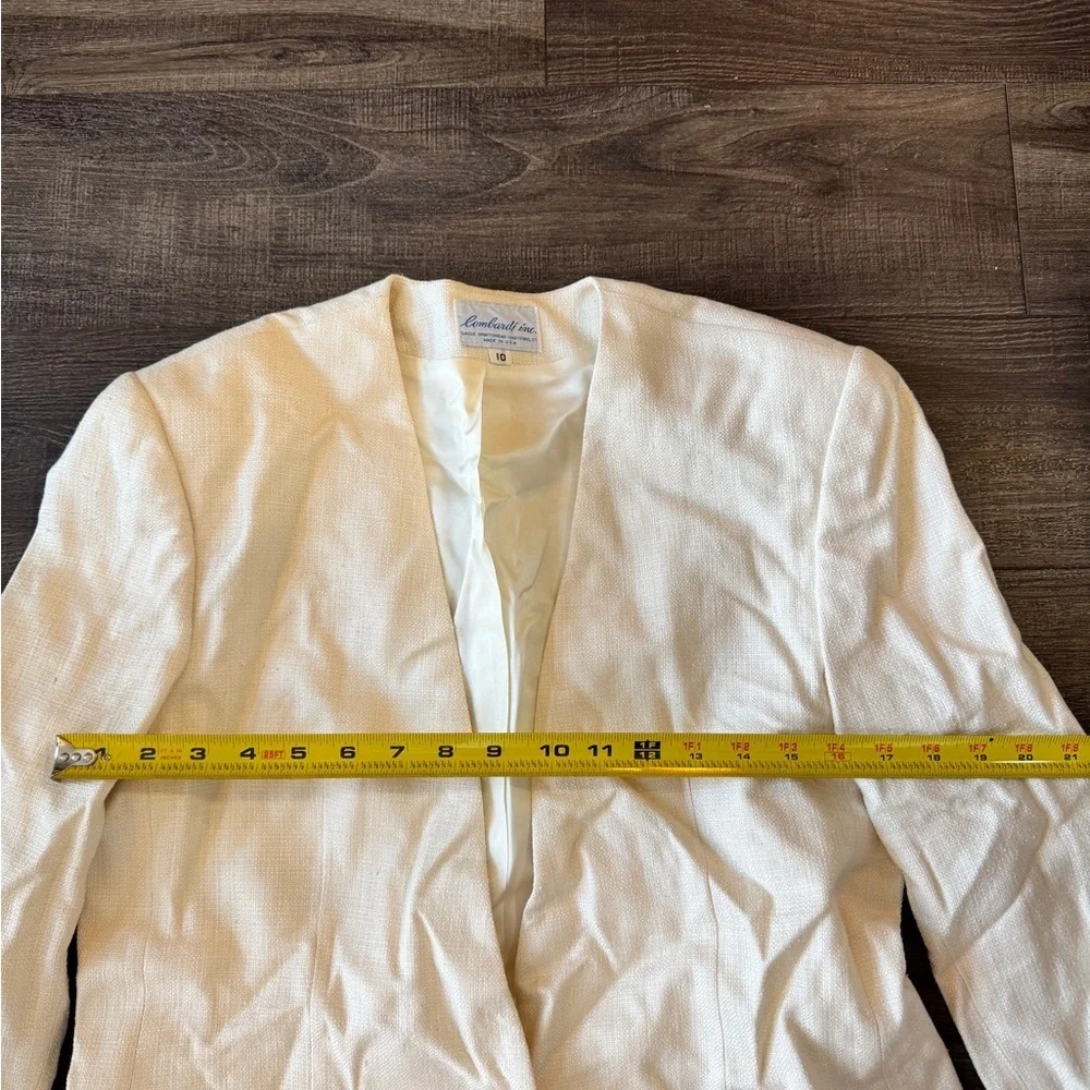 Elegant Cream Women's Blazer